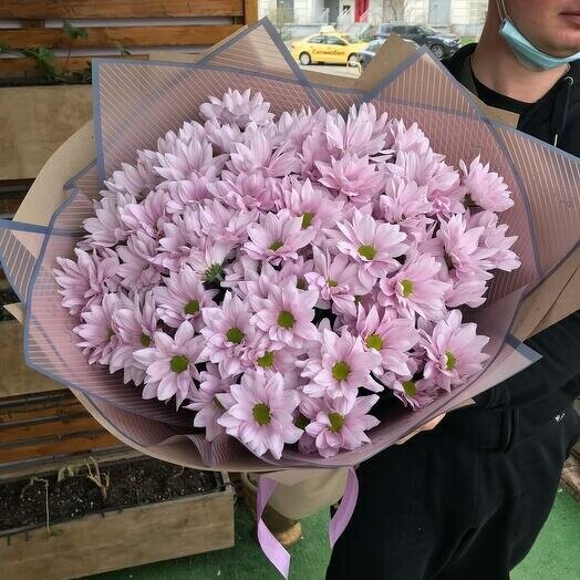 Букет 15 кустовых хризантем, артикул F1329025 - 9372 рублей, доставка по городу. Flawery - доставка цветов