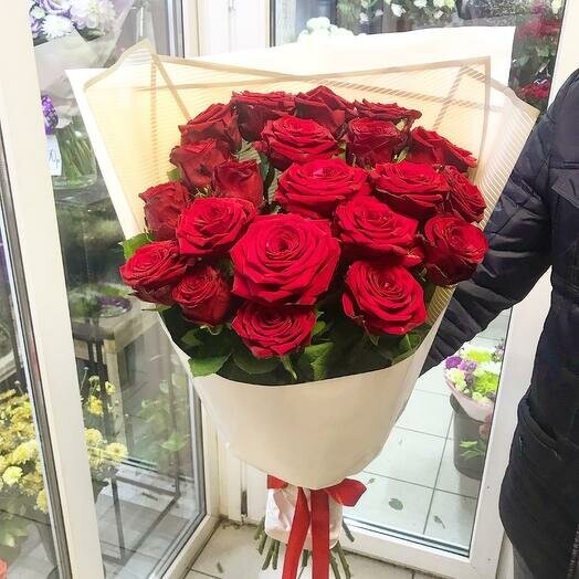 Букет 21 роза, артикул F1329180 - 11000 рублей, доставка по городу. Flawery - доставка цветов