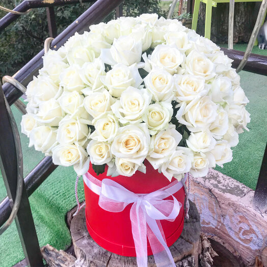 101 роза в коробке, артикул F1381219 - 30000 рублей, доставка по городу. Flawery - доставка цветов