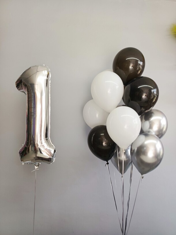 Набор шаров " 1 год", артикул F1401954 - 3890 рублей, доставка по городу. Flawery - доставка цветов