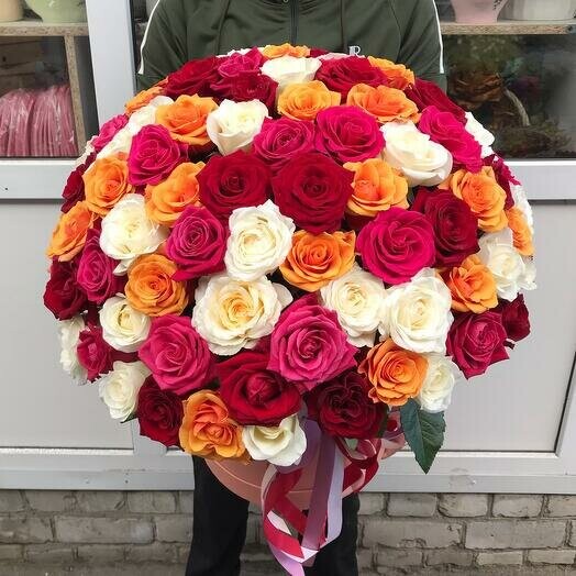 Коробка 101 роза микс, артикул F1434707 - 30000 рублей, доставка по городу. Flawery - доставка цветов
