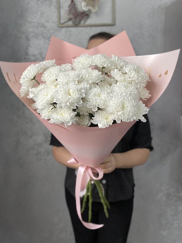 Букет хризантем, артикул F1341005 - 2500 рублей, доставка по городу. Flawery - доставка цветов