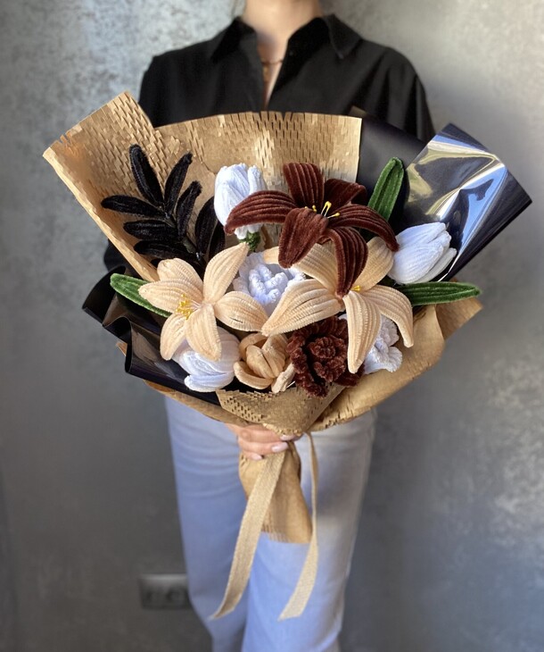 Букет цветов из синельной проволоки, артикул F1452437 - 2100 рублей, доставка по городу. Flawery - доставка цветов