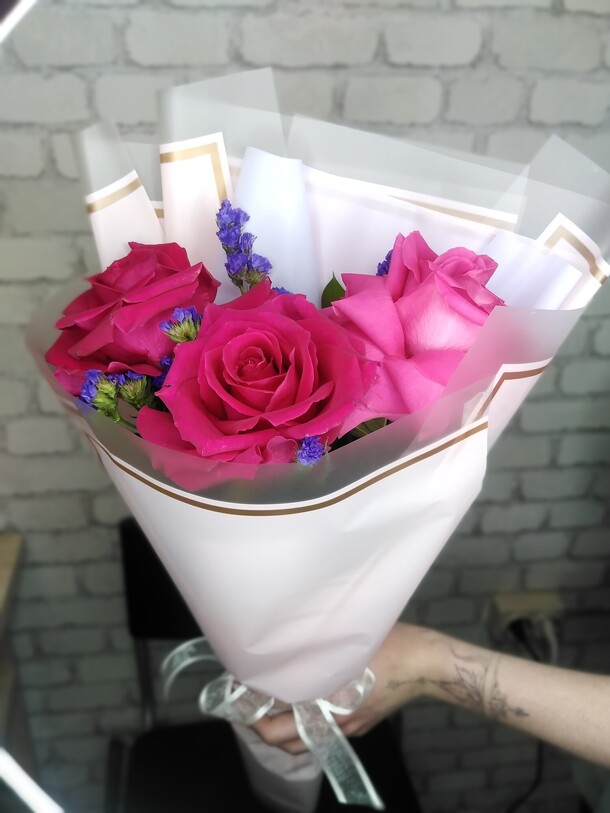 Букет с французскими розами, артикул F1178137 - 1550 рублей, доставка по городу. Flawery - доставка цветов