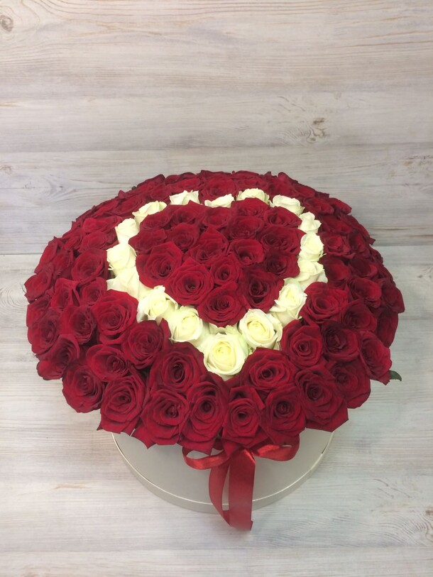 Сердца коробка, артикул F10286 - 23836 рублей, доставка по городу. Flawery - доставка цветов