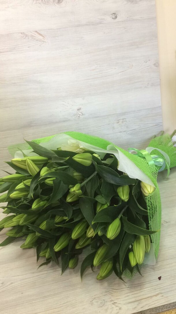 Букет из лилий, артикул F10951 - 20569 рублей, доставка по городу. Flawery - доставка цветов