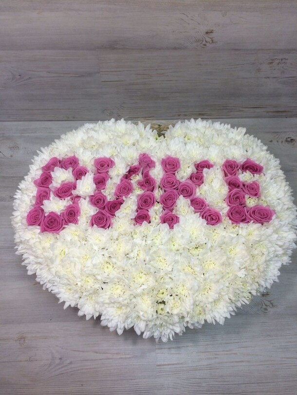 Хризантема с розами, артикул F11331 - 40982 рублей, доставка по городу. Flawery - доставка цветов