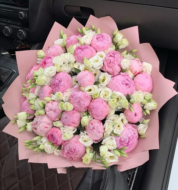 Букет из пионов, артикул F1141518 - 27227 рублей, доставка по городу. Flawery - доставка цветов