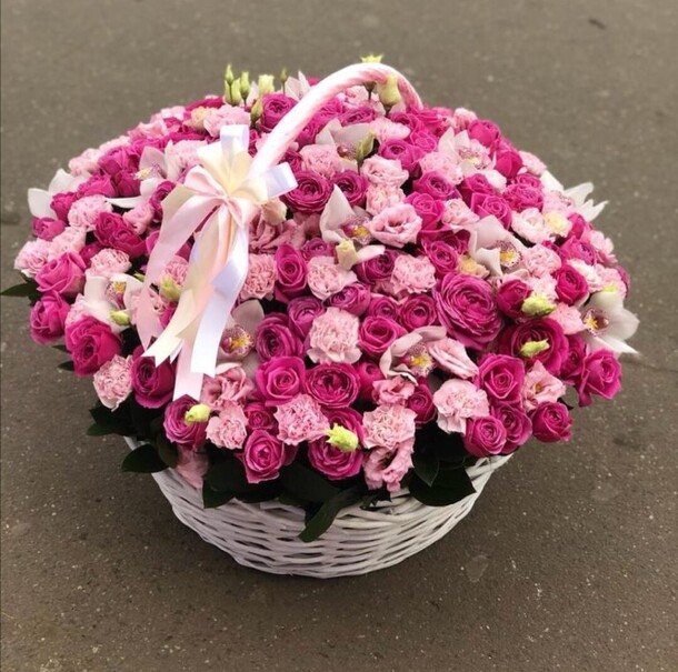 Роскошная корзина, артикул F1141520 - 67143 рублей, доставка по городу. Flawery - доставка цветов
