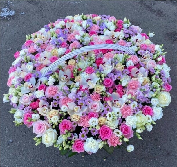 Роскошная корзина, артикул F1143520 - 107181 рублей, доставка по городу. Flawery - доставка цветов