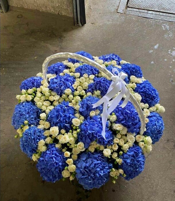 Гортензия в корзине, артикул F1143521 - 99385 рублей, доставка по городу. Flawery - доставка цветов