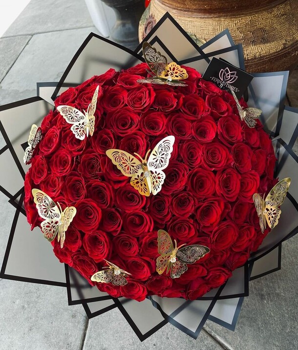 Бабочка, артикул F1157059 - 37040 рублей, доставка по городу. Flawery - доставка цветов