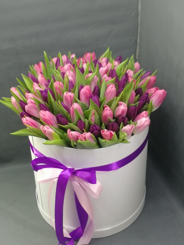 Тюльпаны в коробке, артикул F1175267 - 25123 рублей, доставка по городу. Flawery - доставка цветов
