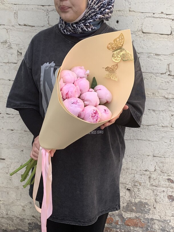 Пионы 9 шт, артикул F1192116 - 11790 рублей, доставка по городу. Flawery - доставка цветов