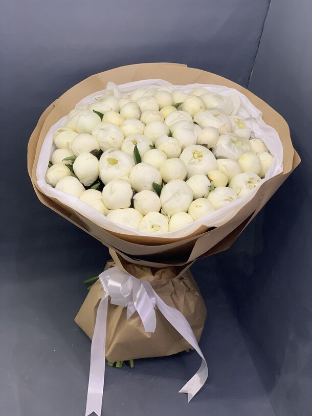 Белые пионы, артикул F1211222 - 63635 рублей, доставка по городу. Flawery - доставка цветов