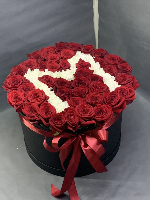 Роза в коробке, артикул F1211232 - 10889 рублей, доставка по городу. Flawery - доставка цветов