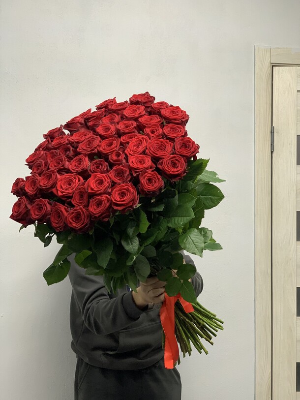 51 роза (80см), артикул F1277304 - 11999 рублей, доставка по городу. Flawery - доставка цветов