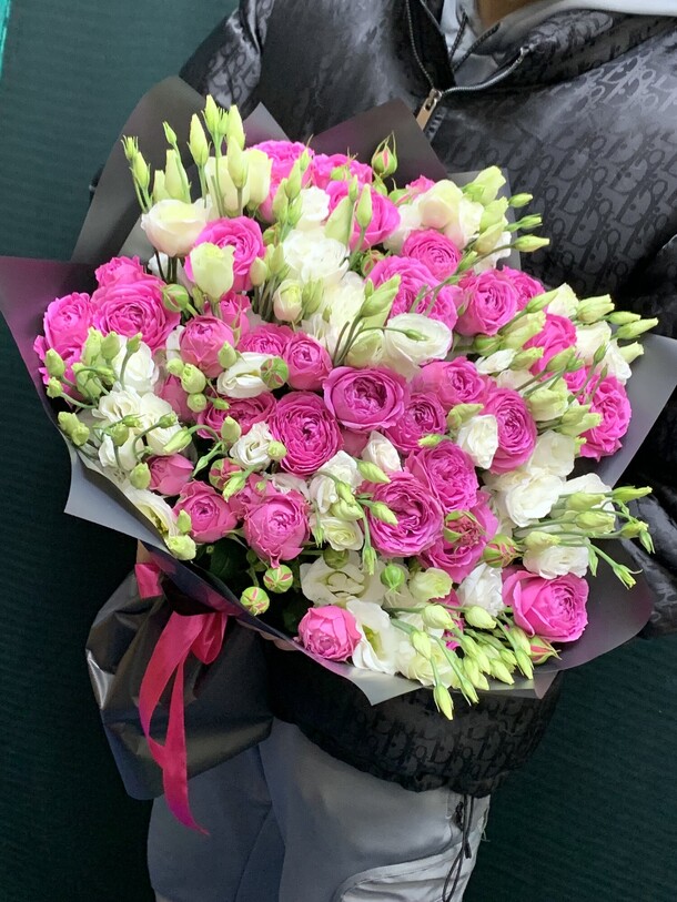 Пионовидная роза и эустома, артикул F1369324 - 13999 рублей, доставка по городу. Flawery - доставка цветов