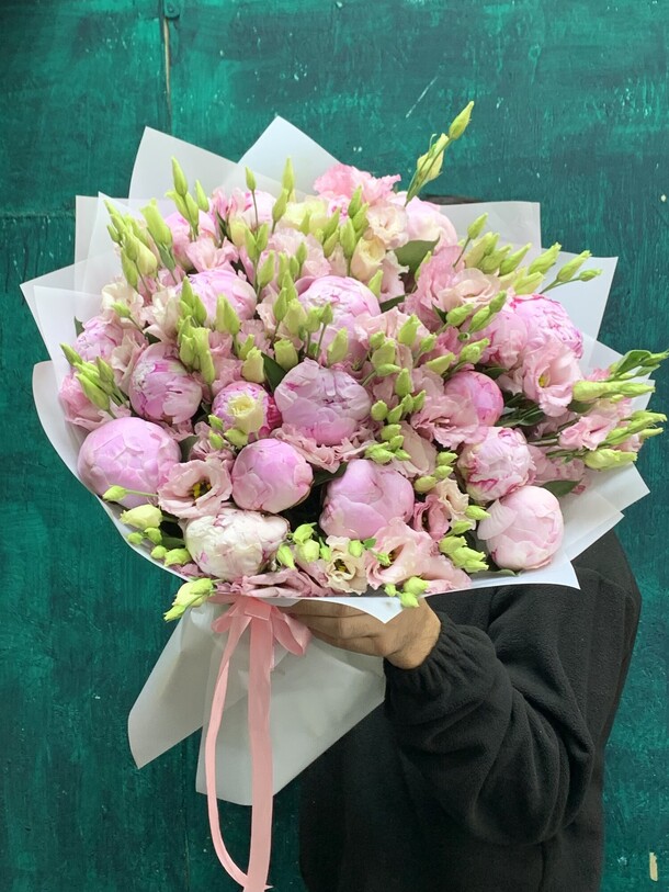 Пионы сара бернар, артикул F1387093 - 28926 рублей, доставка по городу. Flawery - доставка цветов