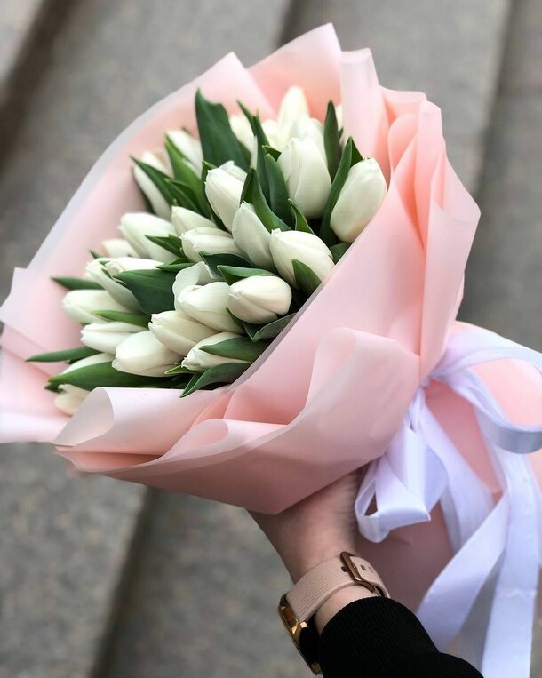 Букет из тюльпанов, артикул F19557 - 6441 рублей, доставка по городу. Flawery - доставка цветов