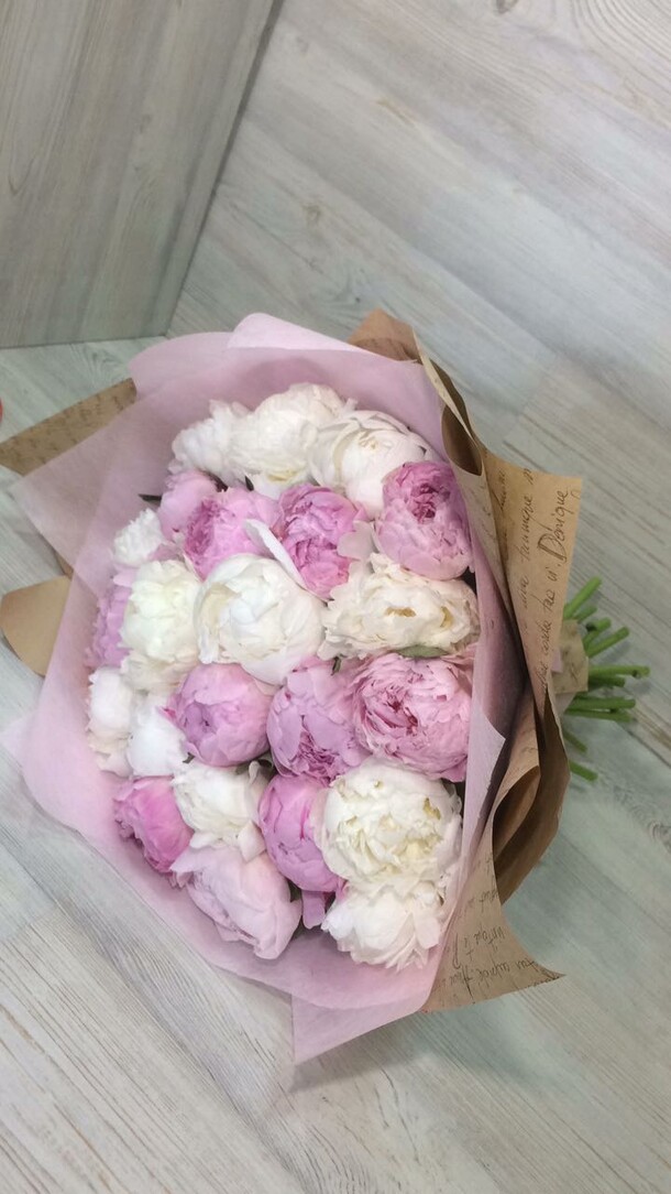 Микс пионов, артикул F20306 - 19007 рублей, доставка по городу. Flawery - доставка цветов