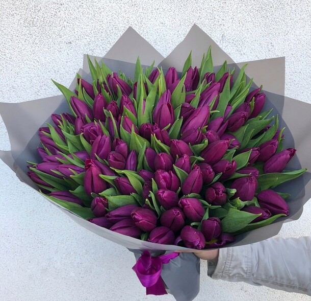 Букет из 101 тюльпанов., артикул F27128 - 23425 рублей, доставка по городу. Flawery - доставка цветов