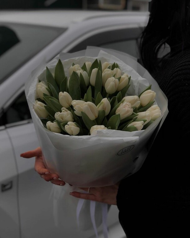 Букет из тюльпанов., артикул F27133 - 6399 рублей, доставка по городу. Flawery - доставка цветов