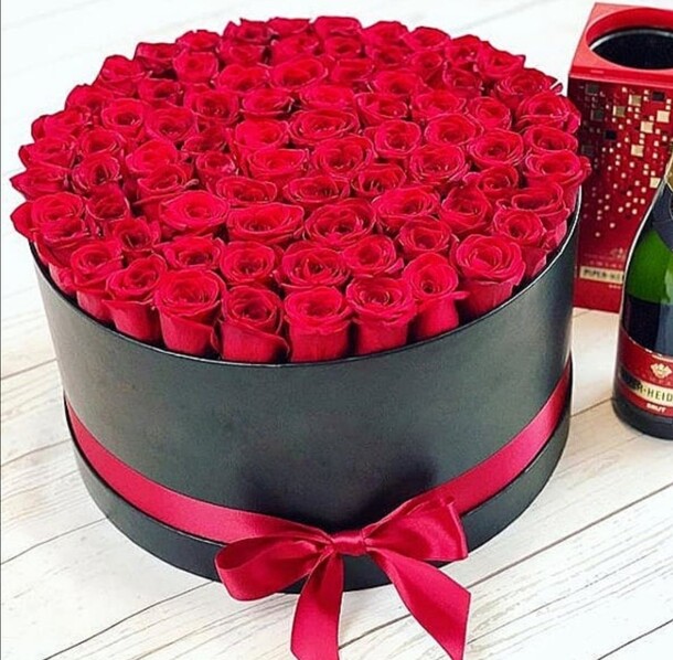 Красные розы 65, артикул F61429 - 29282 рублей, доставка по городу. Flawery - доставка цветов