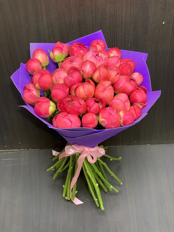 Пионы коралловые, артикул F61447 - 38160 рублей, доставка по городу. Flawery - доставка цветов