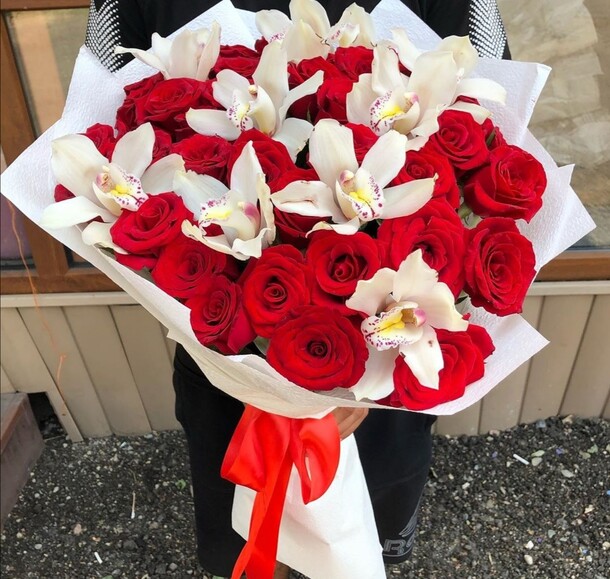 Бабочка, артикул F61451 - 13640 рублей, доставка по городу. Flawery - доставка цветов