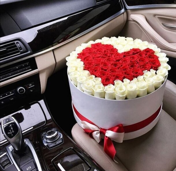 Сердца из розы в коробке, артикул F61457 - 35431 рублей, доставка по городу. Flawery - доставка цветов