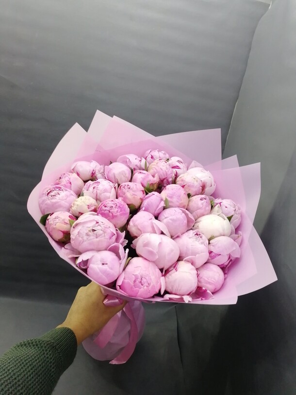 Пионы, артикул F61485 - 37040 рублей, доставка по городу. Flawery - доставка цветов