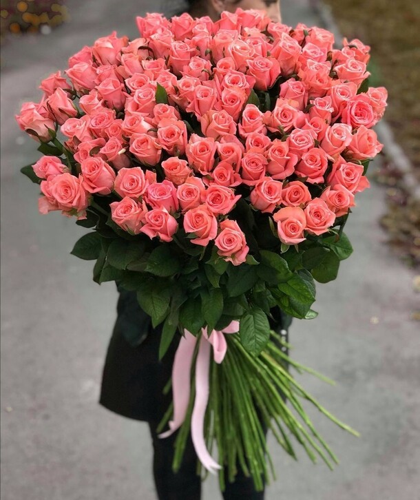 Букет из 101 роза, артикул F61498 - 32209 рублей, доставка по городу. Flawery - доставка цветов