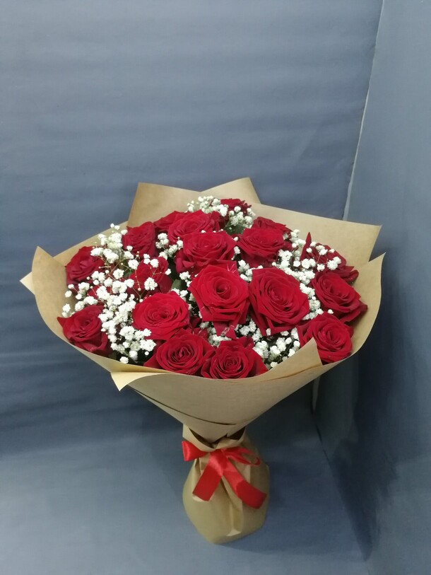 Букет из красных роз, артикул F9389 - 5855 рублей, доставка по городу. Flawery - доставка цветов