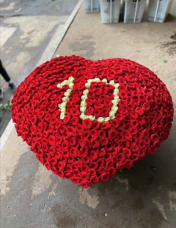 Сердца корзина 1001- розы, артикул F94522 - 236513 рублей, доставка по городу. Flawery - доставка цветов