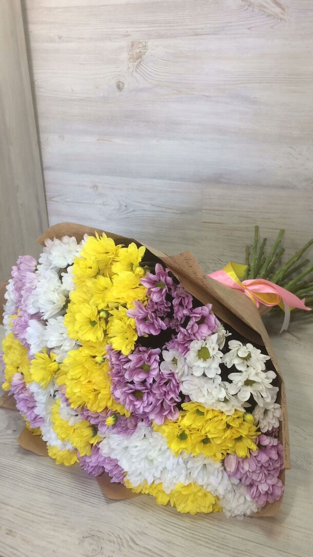 Хризантема микс, артикул F9903 - 13850 рублей, доставка по городу. Flawery - доставка цветов