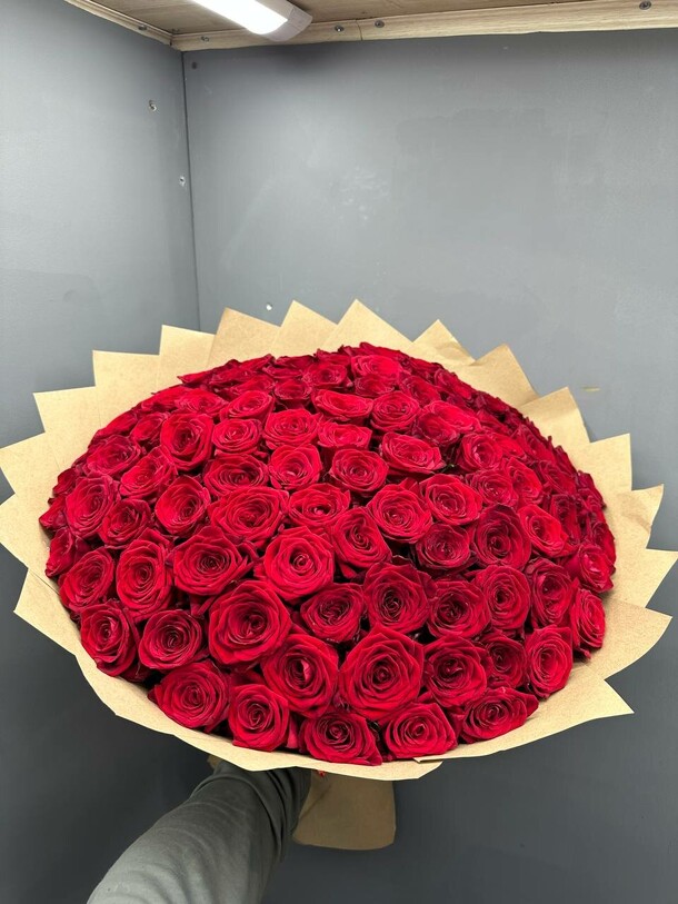 101 красная роза, артикул F1214020 - 16500 рублей, доставка по городу. Flawery - доставка цветов