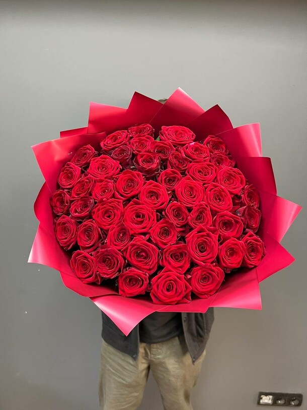 Букет из 51 красной розы! 🌹, артикул F1338148 - 7700 рублей, доставка по городу. Flawery - доставка цветов