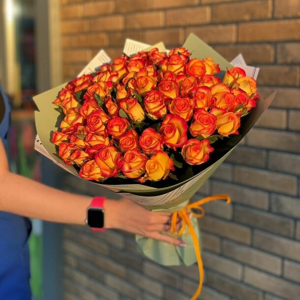 51 роза, артикул F1150123 - 13170 рублей, доставка по городу. Flawery - доставка цветов