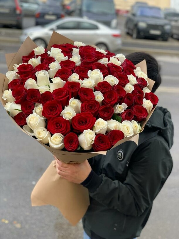 101 роза, артикул F1150212 - 18699 рублей, доставка по городу. Flawery - доставка цветов