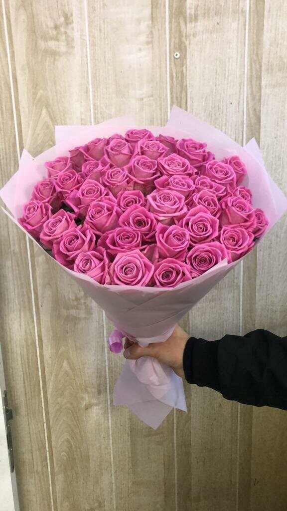 Букет из 39 роз, артикул F1150220 - 8799 рублей, доставка по городу. Flawery - доставка цветов