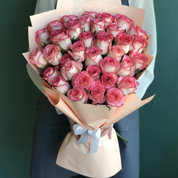 Розы 51 джамилия, артикул F1168758 - 10999 рублей, доставка по городу. Flawery - доставка цветов