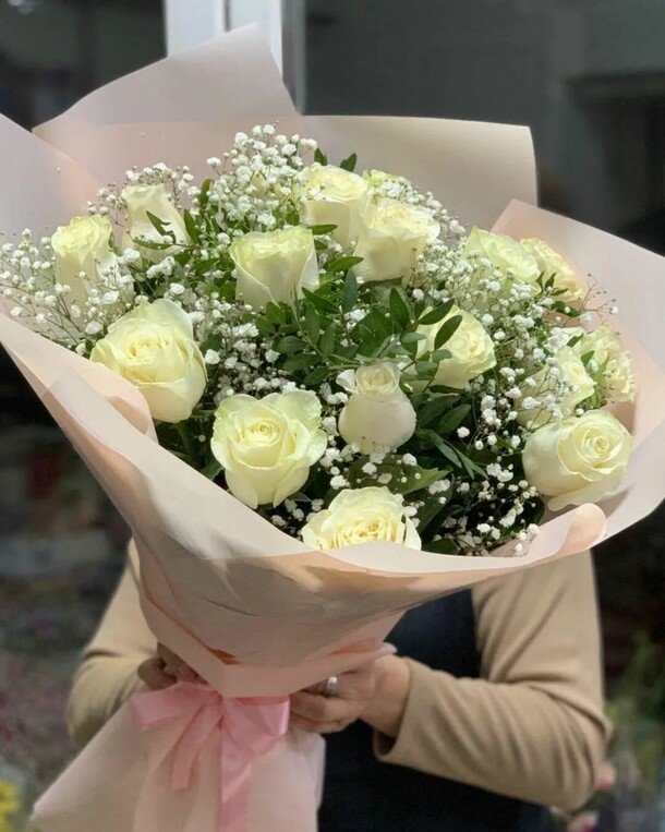 Розы белые, артикул F1168764 - 6599 рублей, доставка по городу. Flawery - доставка цветов