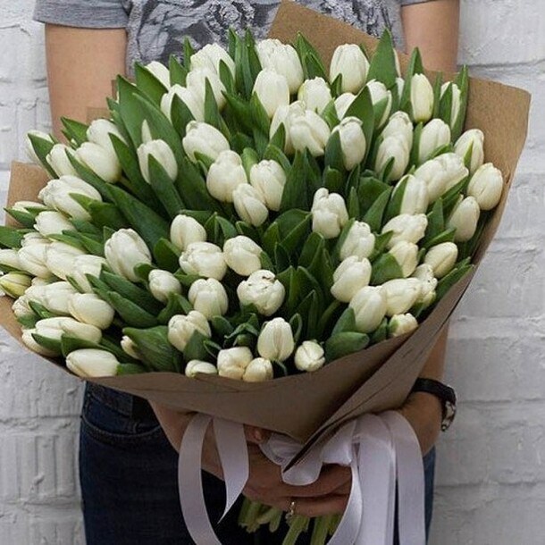 101 белые, артикул F1169065 - 26263 рублей, доставка по городу. Flawery - доставка цветов