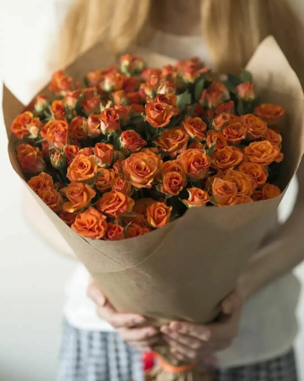 Букет кустовых, артикул F1169958 - 12099 рублей, доставка по городу. Flawery - доставка цветов