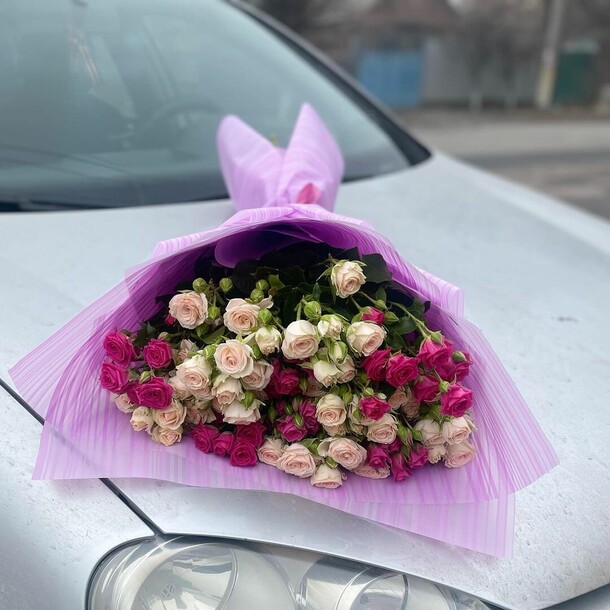 Кустовые розы, артикул F1170280 - 10999 рублей, доставка по городу. Flawery - доставка цветов