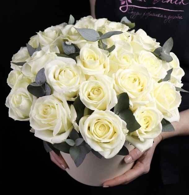 Белые розы, артикул F1170688 - 7919 рублей, доставка по городу. Flawery - доставка цветов