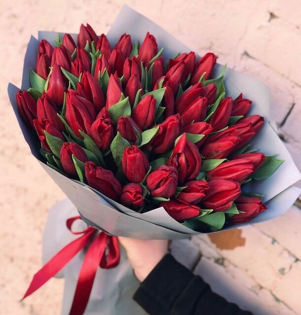 Букет из тюльпанов 49, артикул F1173286 - 14274 рублей, доставка по городу. Flawery - доставка цветов