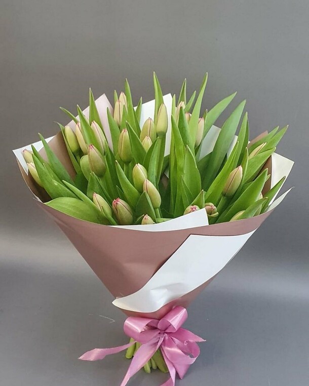 51 тюльпан, артикул F1173288 - 14188 рублей, доставка по городу. Flawery - доставка цветов