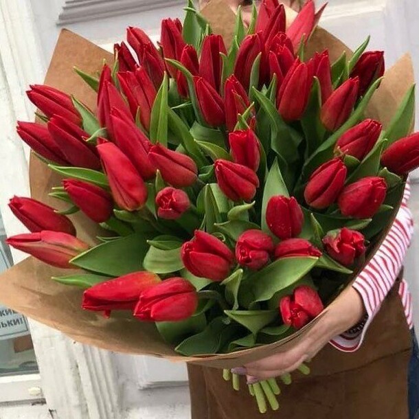 51 красные, артикул F1174117 - 13200 рублей, доставка по городу. Flawery - доставка цветов